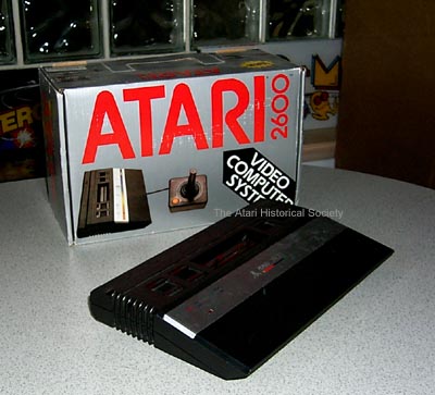 Atari Pong Game. Atari CX2600 VCS-2600 Junior